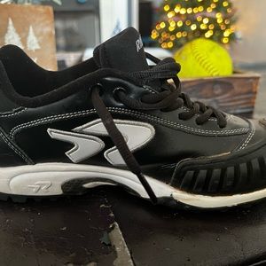 Ringor Softball Turf shoes with pitching toe